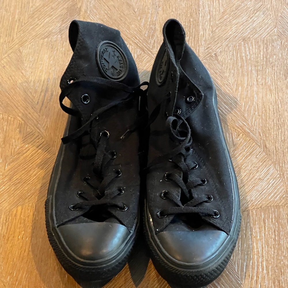 Mens Converse.